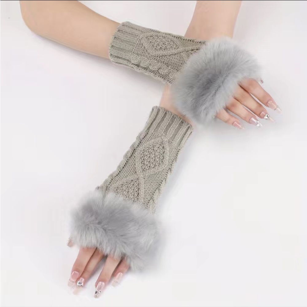 Gray Fay Fur Half Finger Knit Gloves
